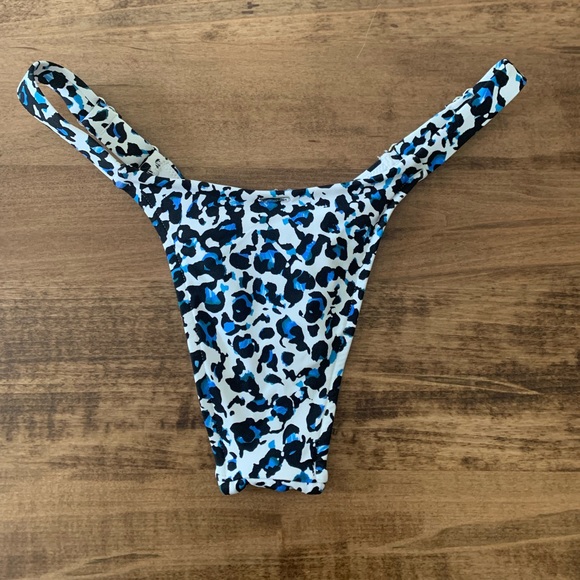 Victoria Secret Thong Swim Suit Bottom - Picture 2 of 4